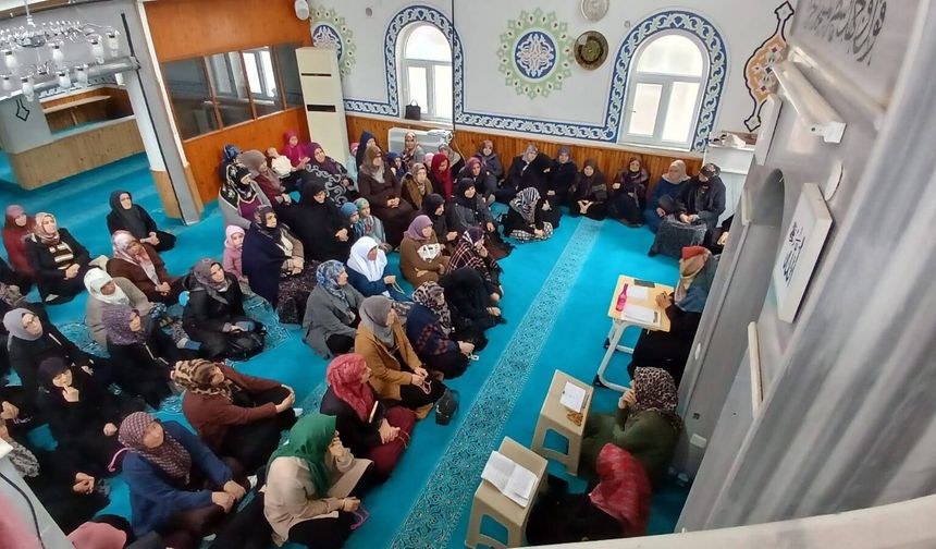 Erbaa’da Kadir Gecesi Camiler ve Kur’an Kurslarında Programlarla İhya Edildi