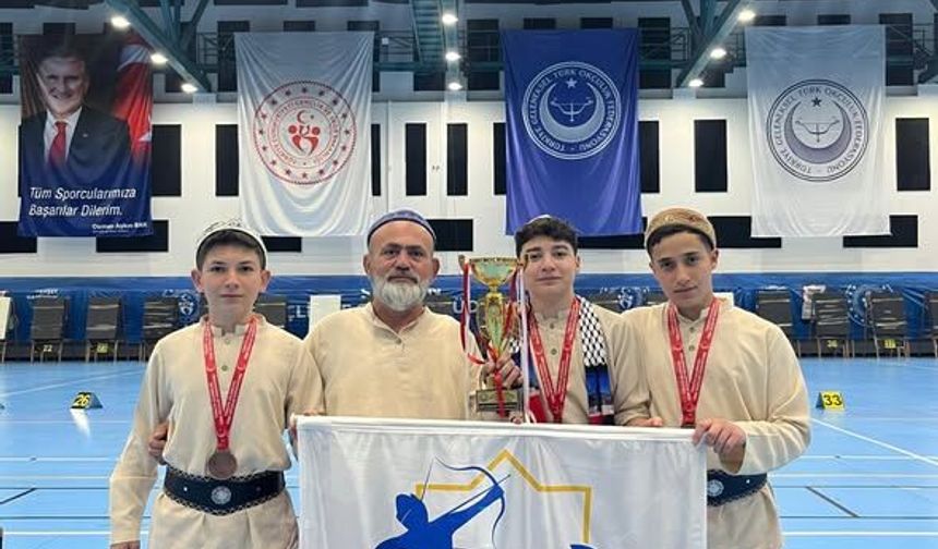 Erbaa’nın Genç Okçuları Türkiye Podyumunda: Çifte Bronz Gururu!