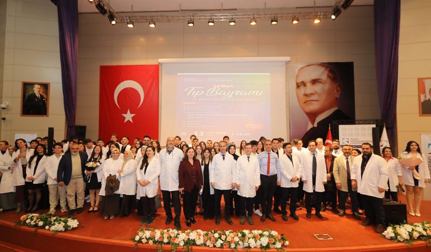 TOGÜ’de 14 Mart Tıp Bayramı Coşkusu: Öğrenciler Beyaz Önlüklerini Giydi
