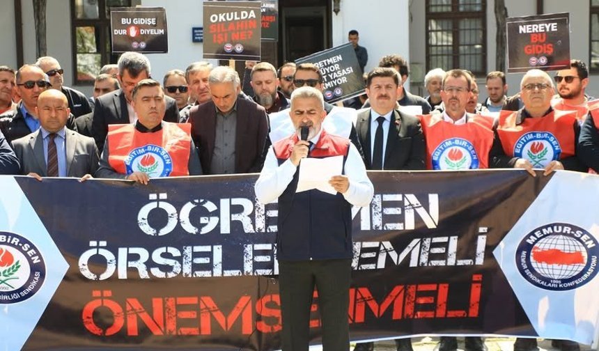 Erbaa`da Öğretmenler Siverek’teki Saldırıya Tepki Gösterdi