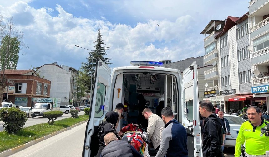 Yaya Geçidinde Hatalı Sollama Yapan Motorcu İlkokul Öğrencisine Çarpıp Kaçtı