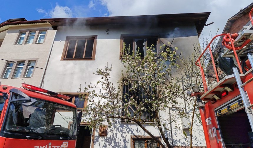 Komşusunun Evindeki Yangına Müdahale Etmek İsteyen Kadın, 5 Gün Sonra Hastanede Öldü