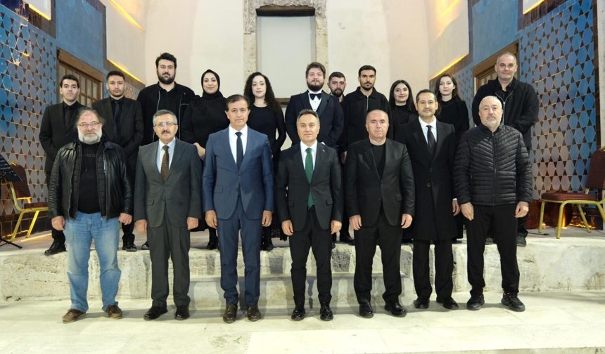 Gökmedrese’de Müzik Ziyafeti: Nihâvend Makamı Sanatseverleri Büyüledi