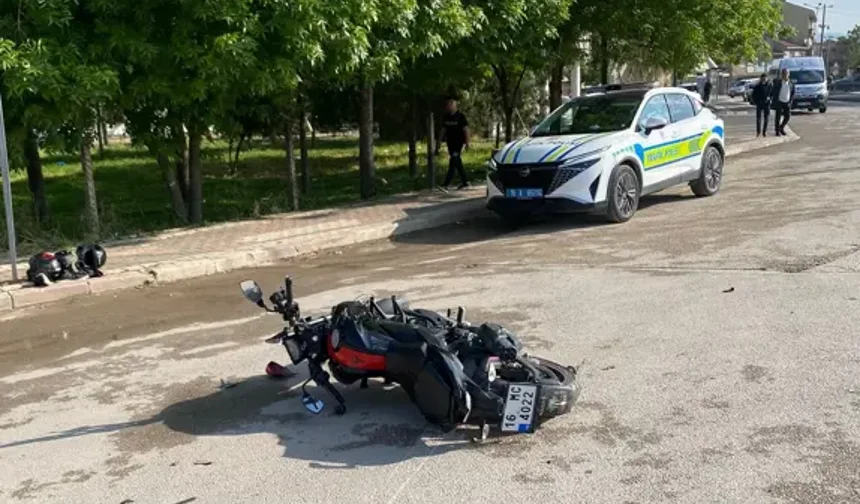 İnegöl’de Otomobil İle Motosiklet Çarpıştı: 5 Yaralı