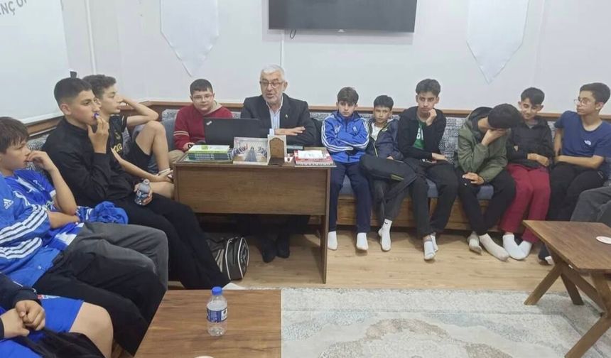 Erbaa’da Gençliğin Dijital Yolculuğu Masaya Yatırıldı
