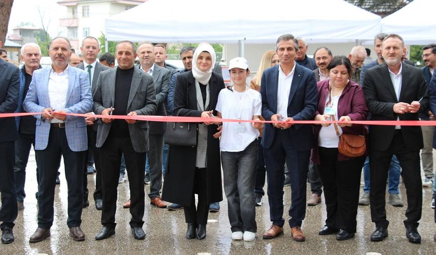 Erbaa’da TÜBİTAK 4006 Bilim Fuarı Kapılarını Açtı