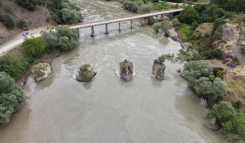 Tarihi Köprünün Adı ‘Boğazkesen Sultan Murat Han Köprüsü' Olarak Değiştirildi