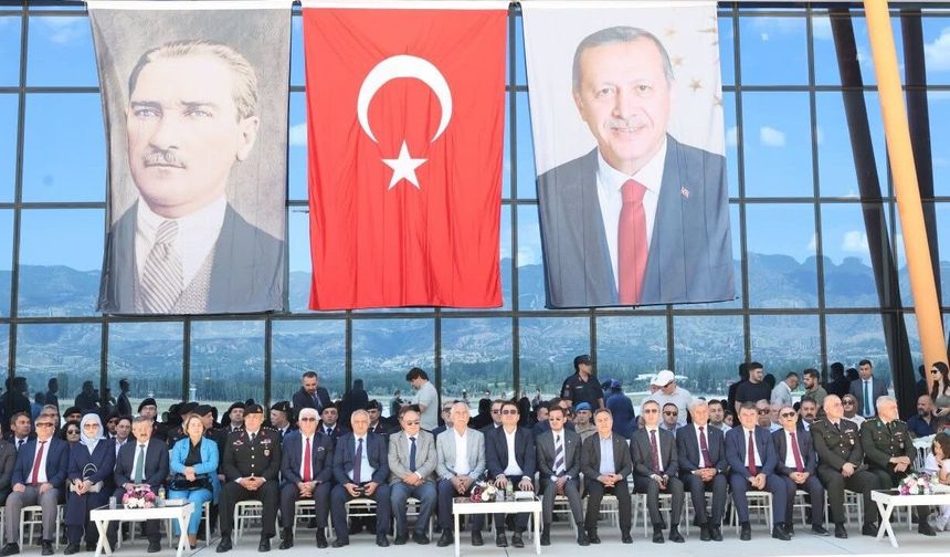 Tokat’ta Muhteşem Kutlama: Atatürk’ün Gelişinin 107. Yılında Gökyüzünde Görsel Şölen!