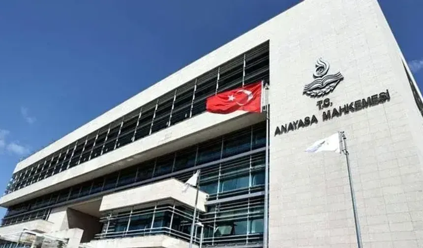 AYM'den Süresiz Nafaka Düzenlemesine İptal Kararı