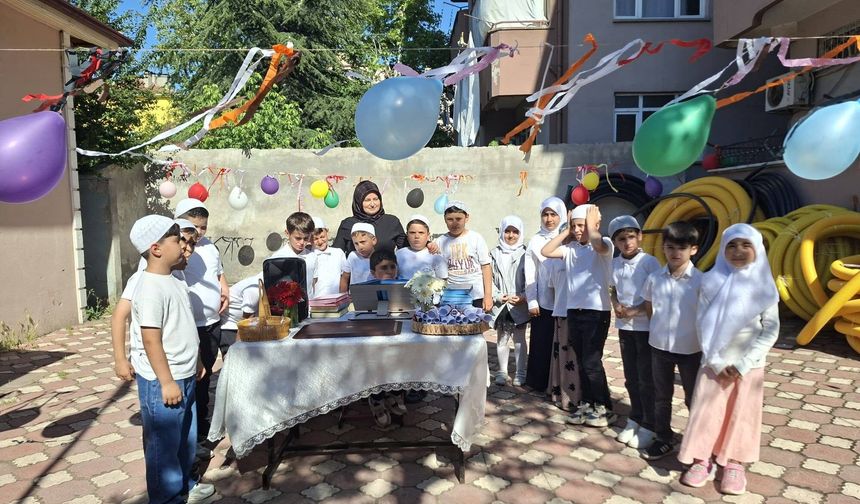 Erbaa'da Minik Öğrencilerin Karne Ve Yıl Sonu Coşkusu