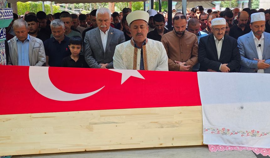 Düştüğü Kelkit Çayı’nda 7 Gün Sonra Cesedi Bulunan Oğuz Toprağa Verildi
