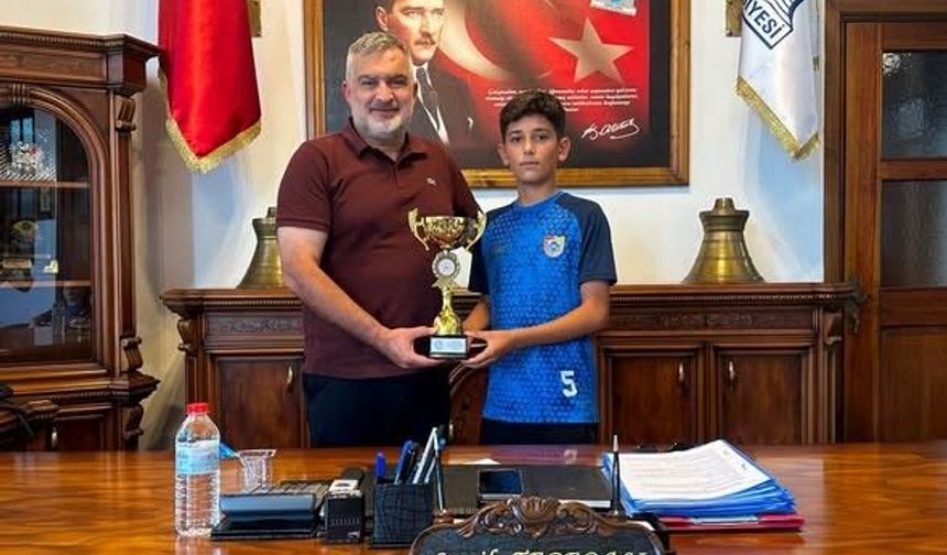 U-13 Gelişim Ligi’nde Şampiyon Niksar Belediye Spor!