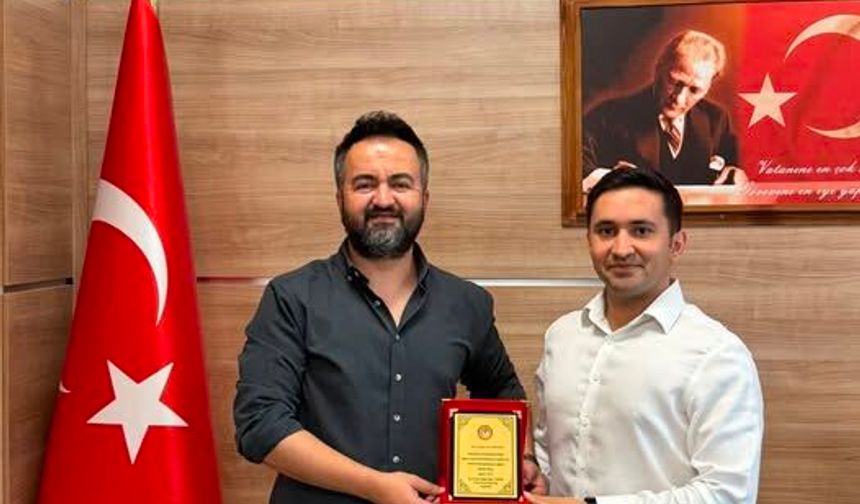 Erbaa Devlet Hastanesinde Veda: Op. Dr. Asım Kocabay’a Teşekkür Plaketi