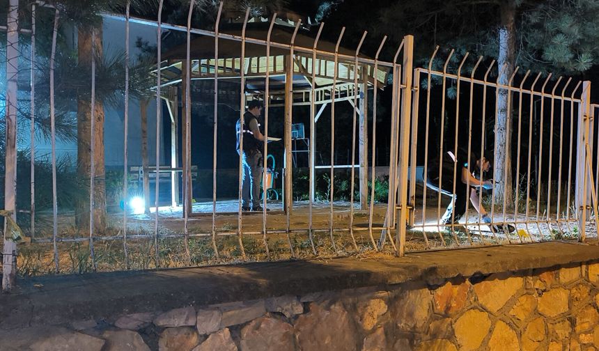 Tokat'ta Okul Bahçesinde Bıçaklı Kavga: 1'i Ağır 2 Yaralı