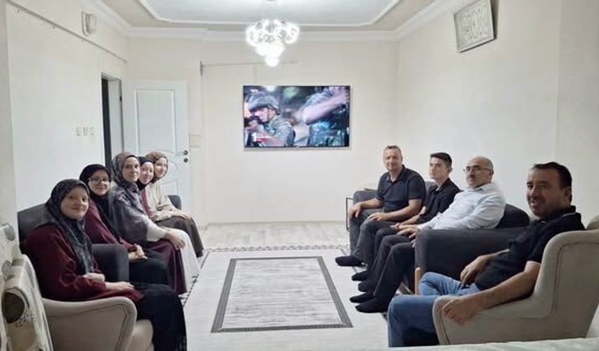 Erbaa İlçe Müftüsü Bekir Ertürk Dört Hafızlı Karayaka Ailesini Ziyaret Etti