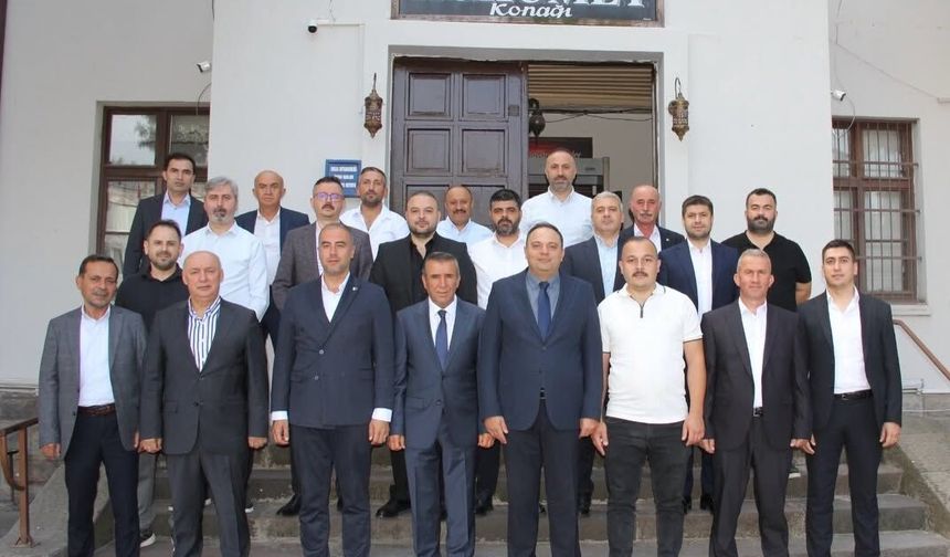 MHP Erbaa İlçe Başkanı Cemal Kale Ve Yönetiminden Kaymakam Dr. Remzi Demir’e Ziyaret