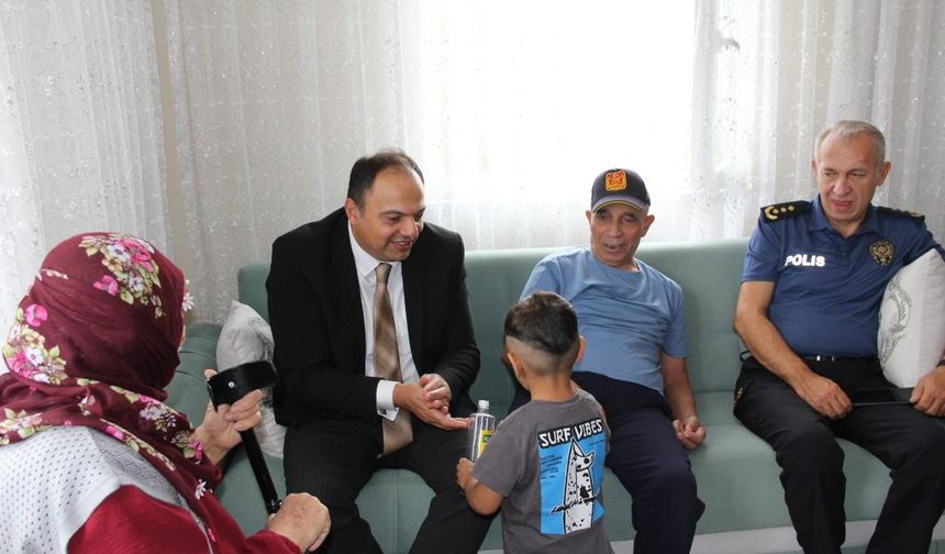 Erbaa Kaymakamı Dr. Remzi Demir'den Kıbrıs Gazisi Hüseyin Bahçeci'ye Geçmiş Olsun Ziyareti