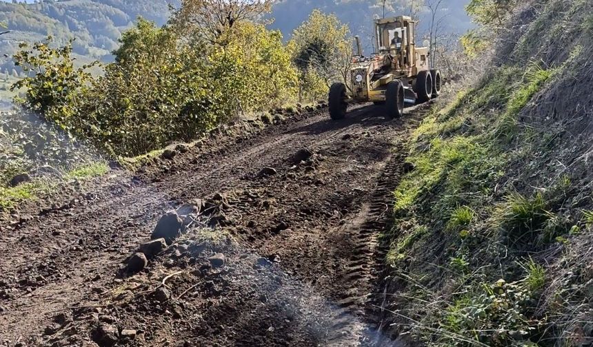 Erbaa Köylerinde Yol ve Altyapı Çalışmaları Devam Ediyor