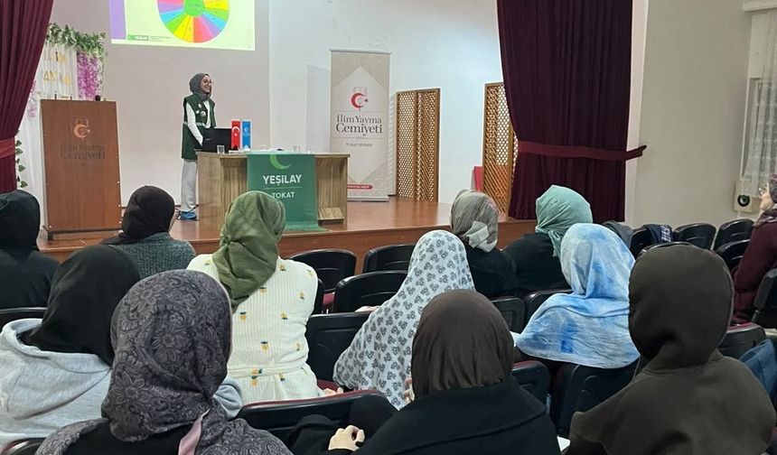 Yeşilay Tokat Şubesi’nden Kız Öğrenci Yurdunda "Teknoloji Bağımlılığı" Akran Eğitimi