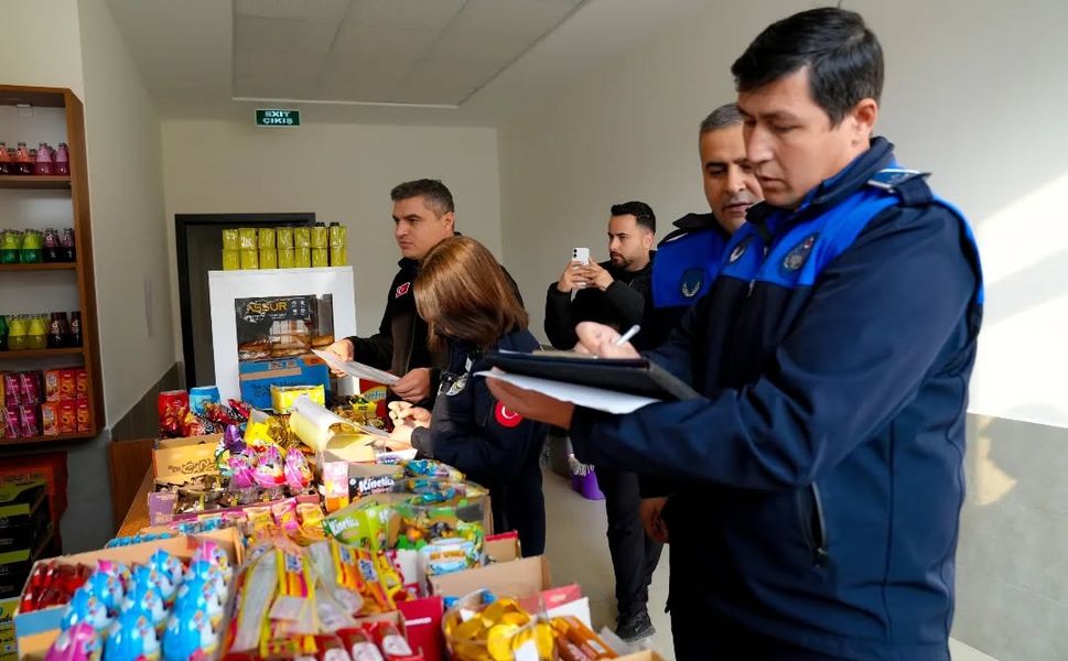 Erbaa'da Okul Kantinlerine Zabıtadan Sıkı Denetim