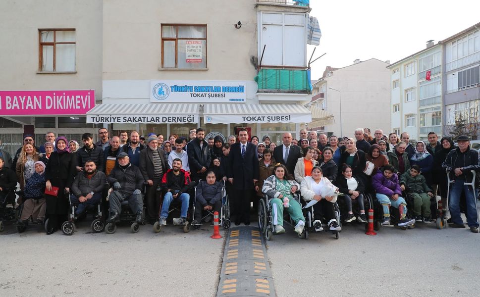 Tokat Valisi Köklü’den Engellilere Anlamlı Ziyaret