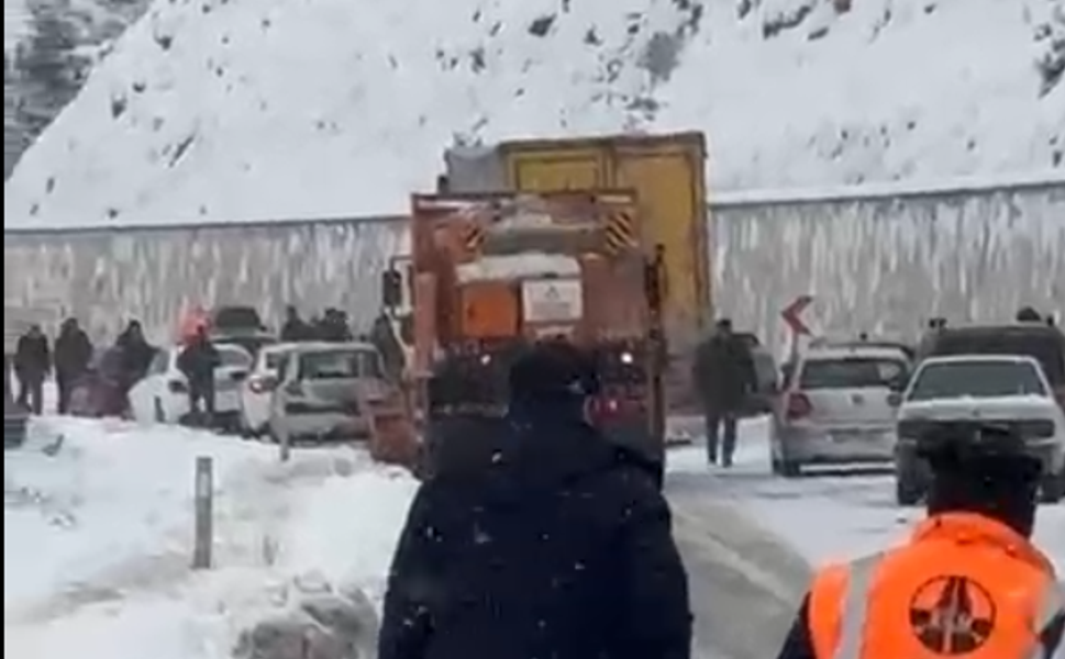 Erbaalılar Dikkat! Niksar Yolunda Ulaşım Durma Noktasında!