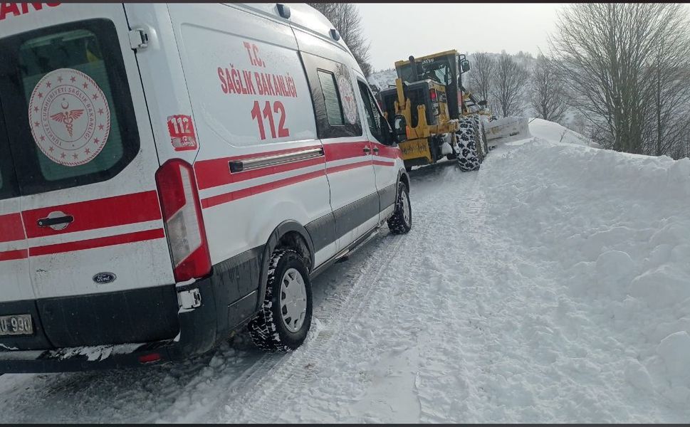 Erbaa’da 60 Köy Yolu Ulaşıma Kapandı: Hasta Nakilleri İçin Yollar Bir Bir Açılıyor!