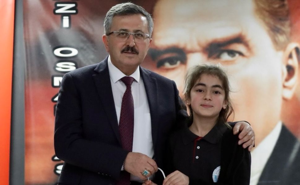 Tokat’ta İstiklal Marşı Coşkusu: Aslı Sena İl Finalinde Birinci Oldu