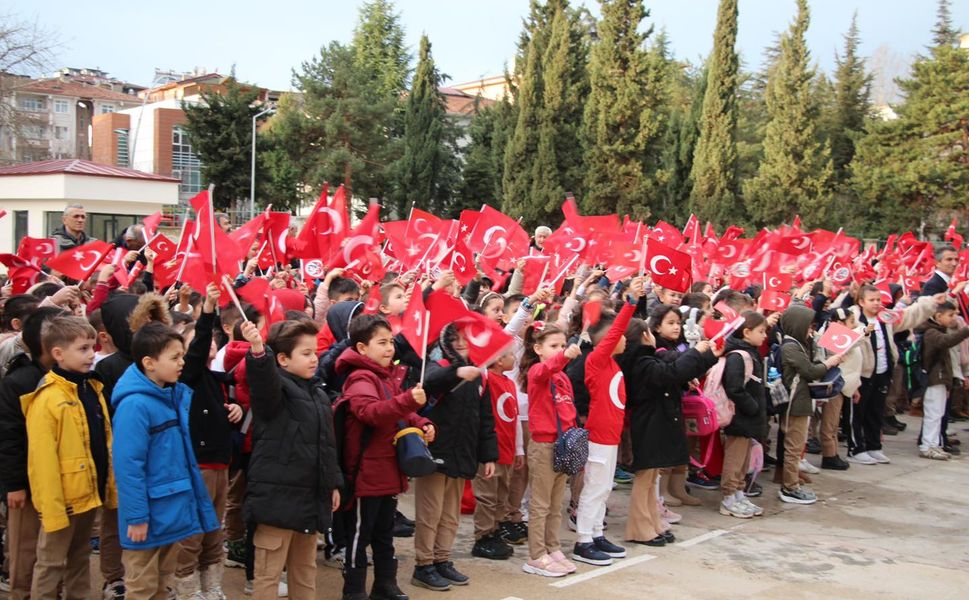 Erbaa’da Ders Zili "Albayrak" Gölgesinde Çaldı: 18 Bin Öğrenci İçin İkinci Dönem Heyecanı!