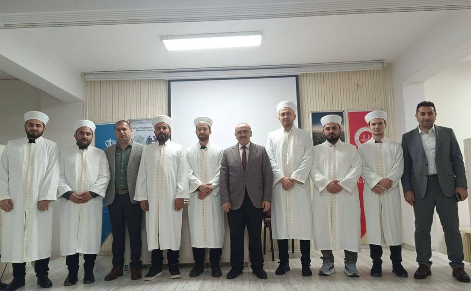 Erbaa’da Yeni Din Görevlileri İçin Cübbe ve Sarık Merasimi Düzenlendi