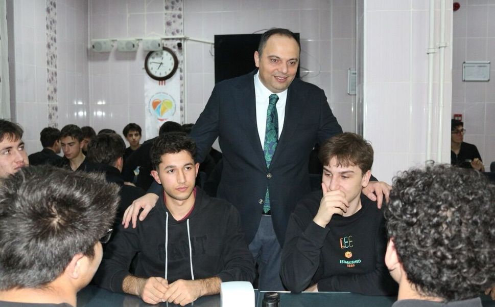 Erbaa Kaymakamı Dr. Remzi Demir, Gençlerle İftar Sofrasında Buluştu