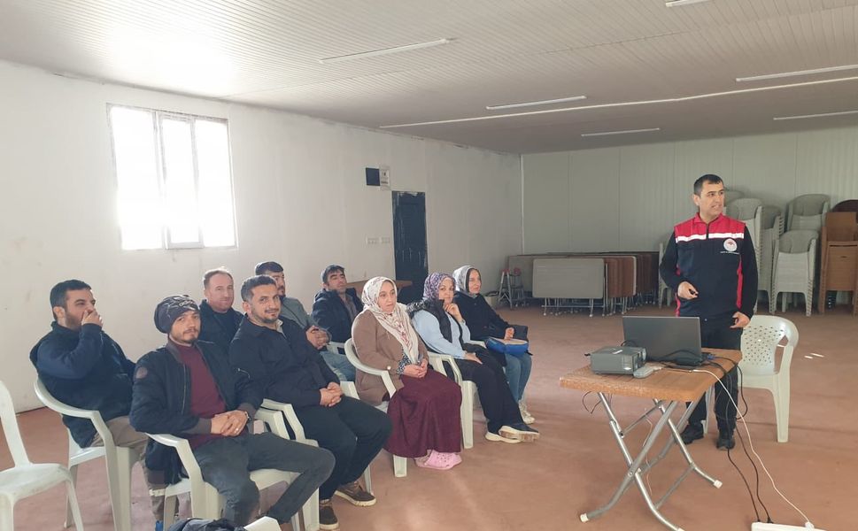 Erbaa’da Süs Bitkisi Üreticilerine "Akıllı Sulama" Eğitimi