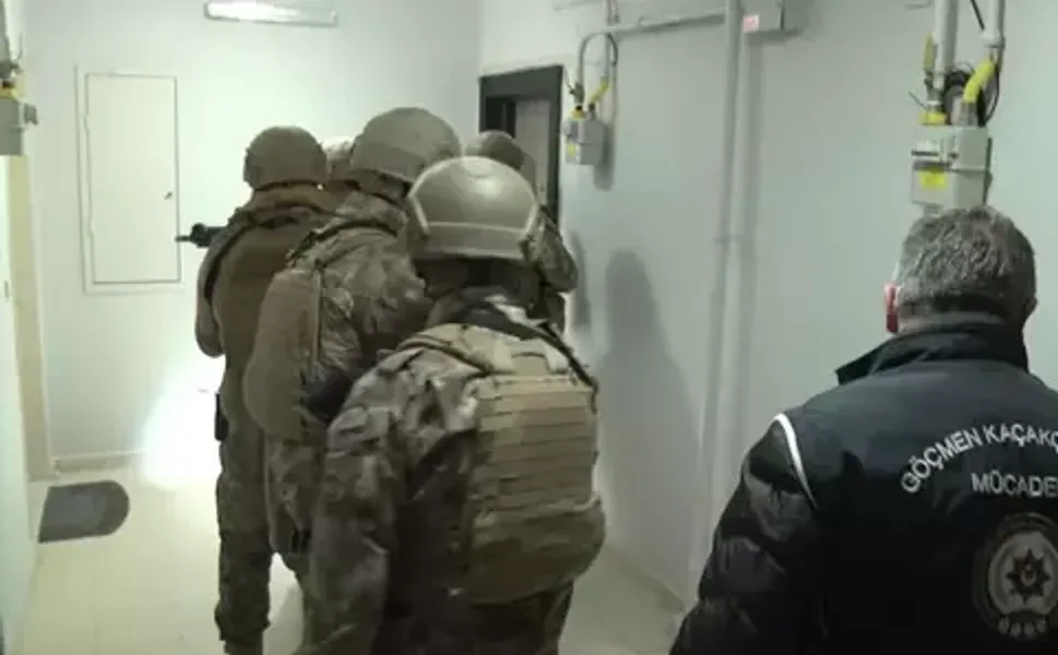 Tokat, Kocaeli ve Sakarya'da Göçmen Kaçakçılığı Operasyonu: 11 Tutuklama