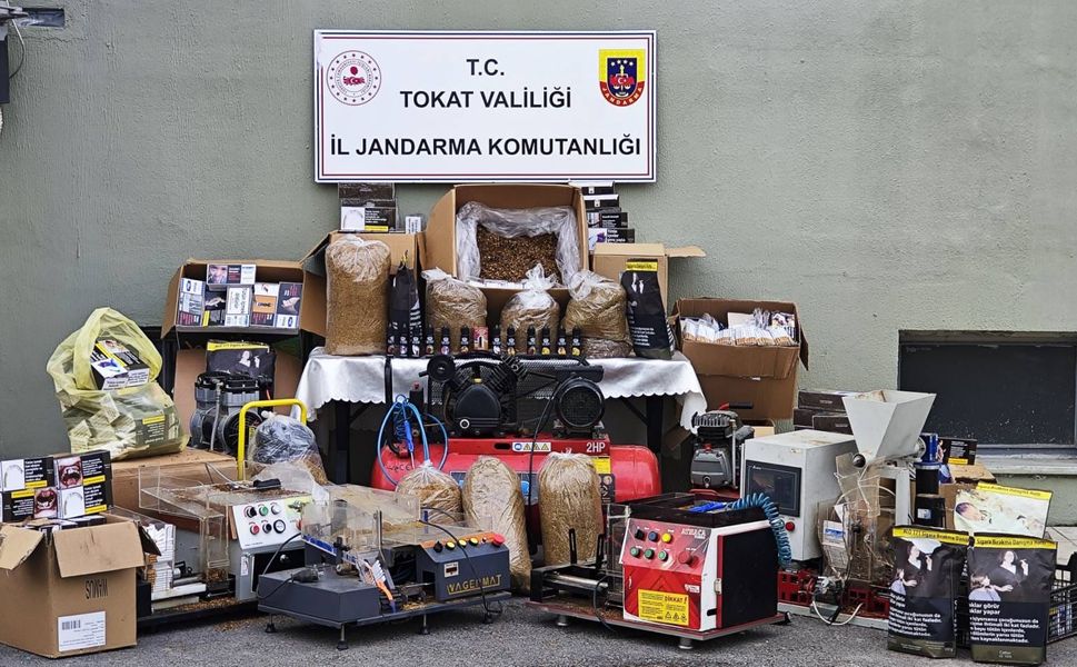 Erbaa’da Kaçak Tütün Operasyonu: Binlerce Makaron Ele Geçirildi!