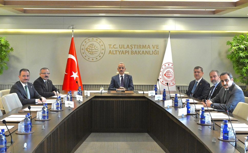 Bakan Uraloğlu İle Tokat’ın Ulaşımı Konuşuldu: Çamlıbel Tüneli ve Ek Seferler Masada!