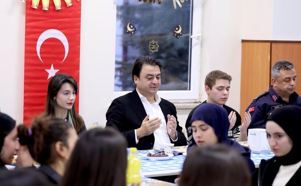 Vali Köklü’den Gençlere "Aile Sofrası" Sıcaklığında İftar