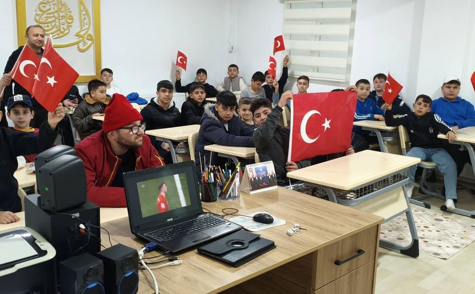 Gençler Milli Heyecanı Diyanet Gençlik Merkezi’nde Yaşadı