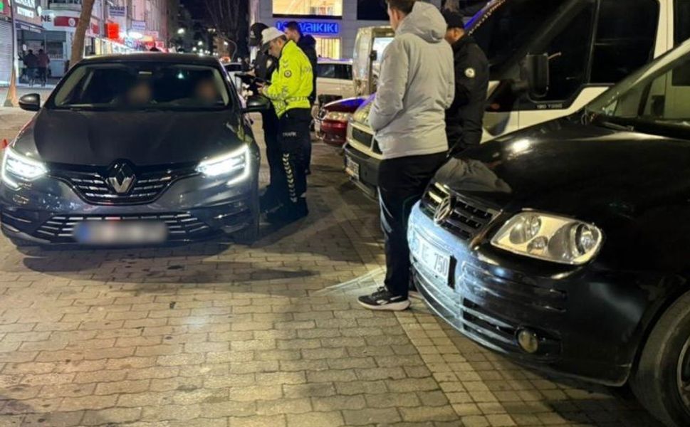 Erbaa’da Ramazan Mesaisi: Cumhuriyet Meydanı’nda Sıkı Denetim