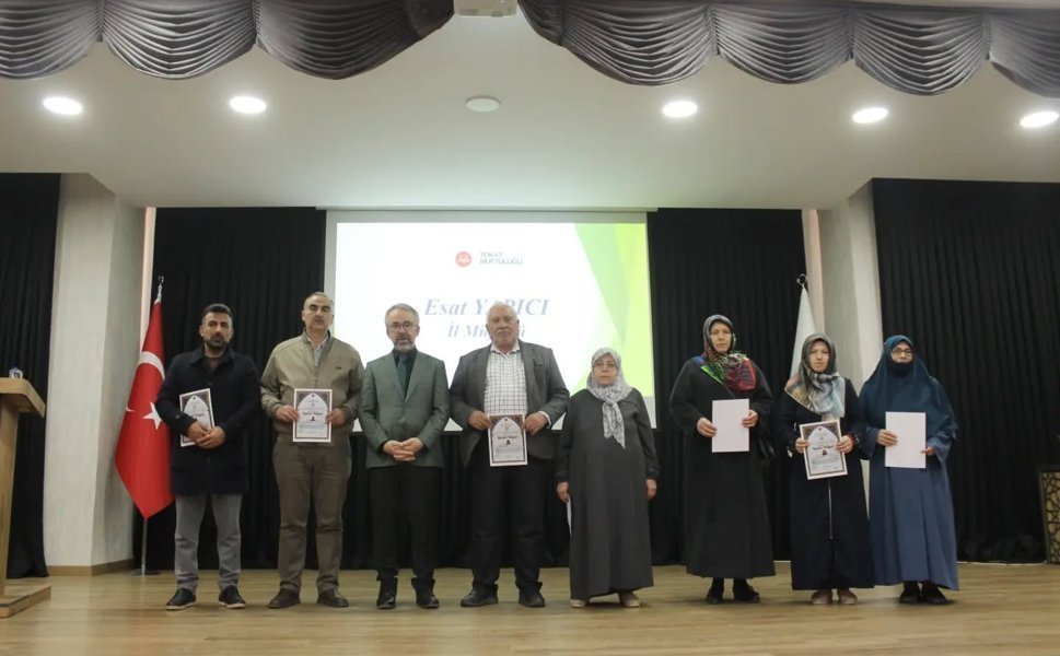 Tokat’ta Kutsal Yolculuk Hazırlığı: Hacı Adayları Eğitim Seminerinde Buluştu!