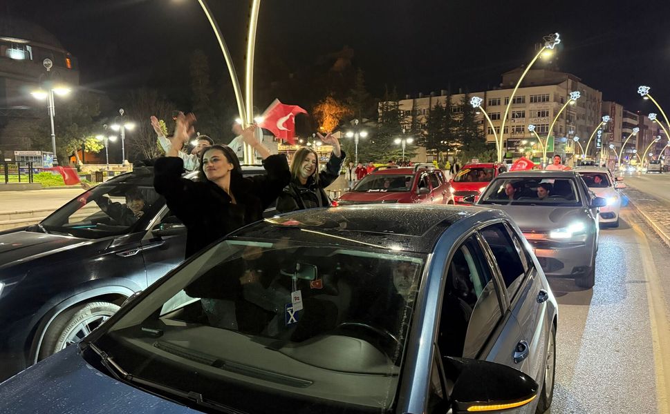 Tokat’ta Tarihi Gece: Milli Gurur Sokaklara Taştı!