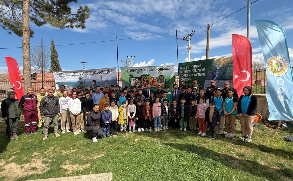 Erbaa’da Gelecek Yeşeriyor: Okul Bahçesi Çam Fidanlarıyla Doldu