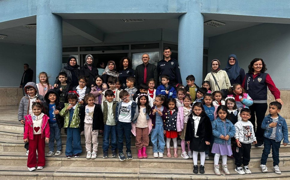 Erbaa’da Minik Yüreklerden Büyük Mesaj: Geleceğin Polislerinden Anlamlı Ziyaret