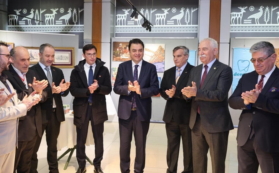 Tokat’ta Sanatın Kalbi Şehir Müzesi’nde Atıyor: "TBMM 103+103" Sergisi Kapılarını Açtı!