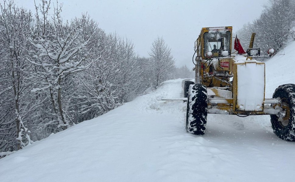 Başçiftlik’te Kar Seferberliği: Alan Köyü Yolu İçin Ekipler Teyakkuzda!