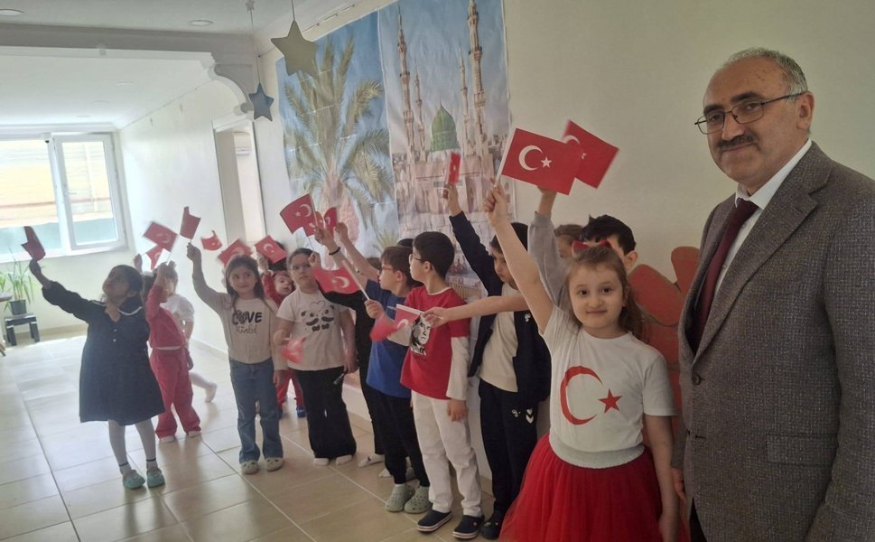 Erbaa'da 4-6 Yaş Grubu Kurslarda 23 Nisan Coşkusu: Minik Kalpler Türk Bayraklarıyla Süslendi