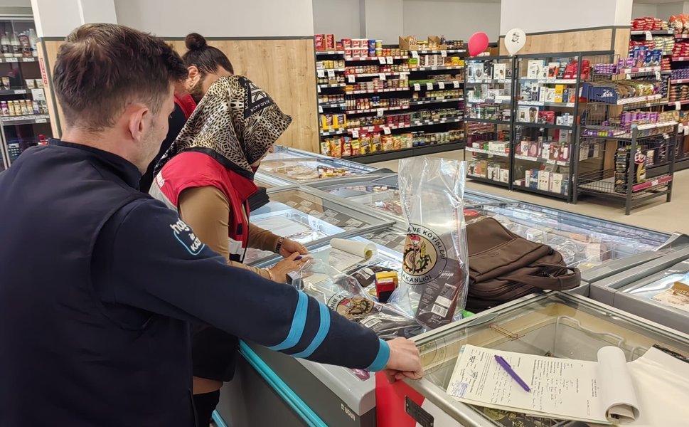 Turhal’da Gıda Güvenliği İçin Sıkı Takip: Numune Alımları Devam Ediyor