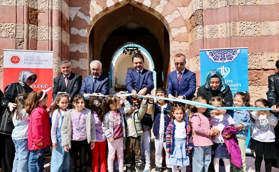 Tokat’ta Sanat Buluşması: “Sırrı Kalemden, Ruhu Tokat’tan” Sergisi Açıldı