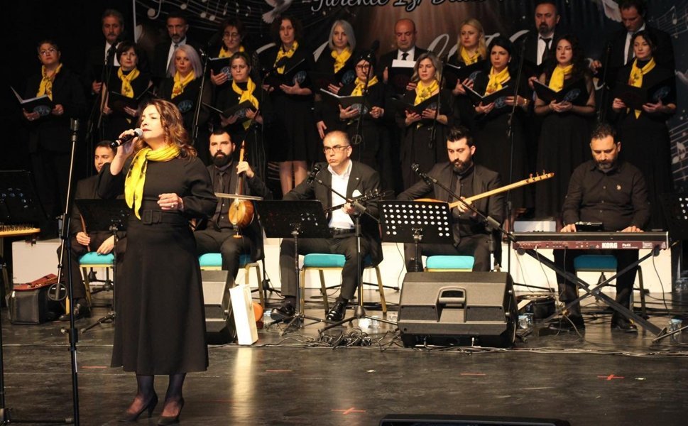 Erbaa’da Türkü Gecesi: Tokat’ın Ezgileri Sahneyi Büyüledi