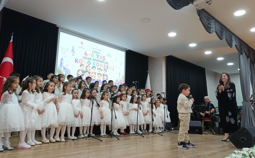 Tokat’ta Miniklerden Büyük Performans: 4-6 Yaş Çocuk Akademileri Sahne Aldı