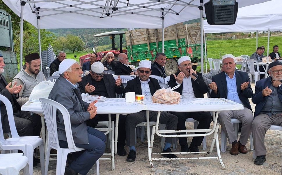 Erbaa’da Bahar Sevinci: Alacabal Mahallesi’nde Mahsul İçin Dua Edildi